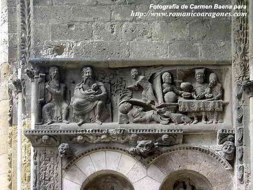 LADO OESTE DEL PORTAL-DETALLE